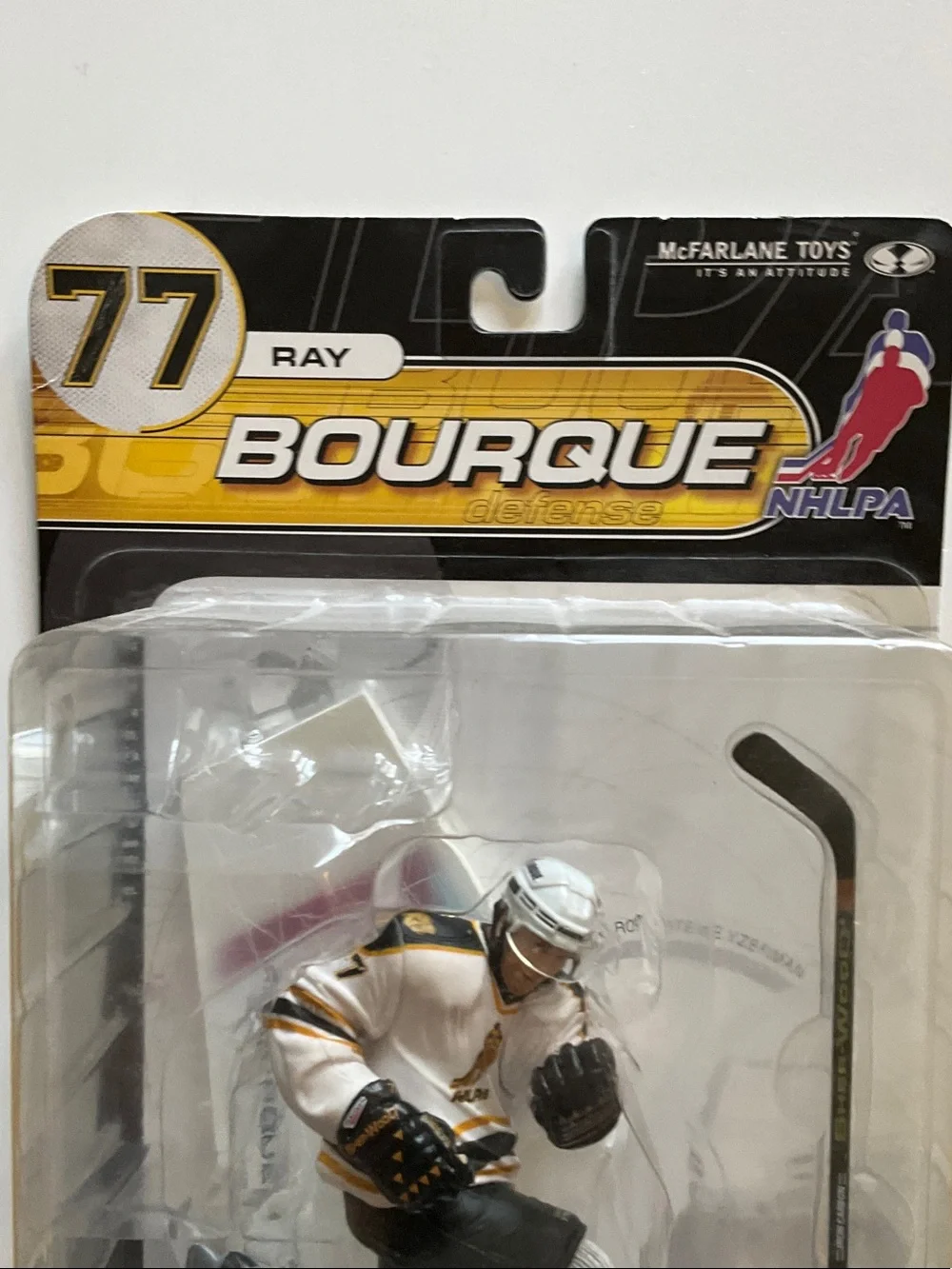 McFarlane NHLPA #77 Ray Hockey Figure - White/Black/Gold Jersey - Picture 2 of 2